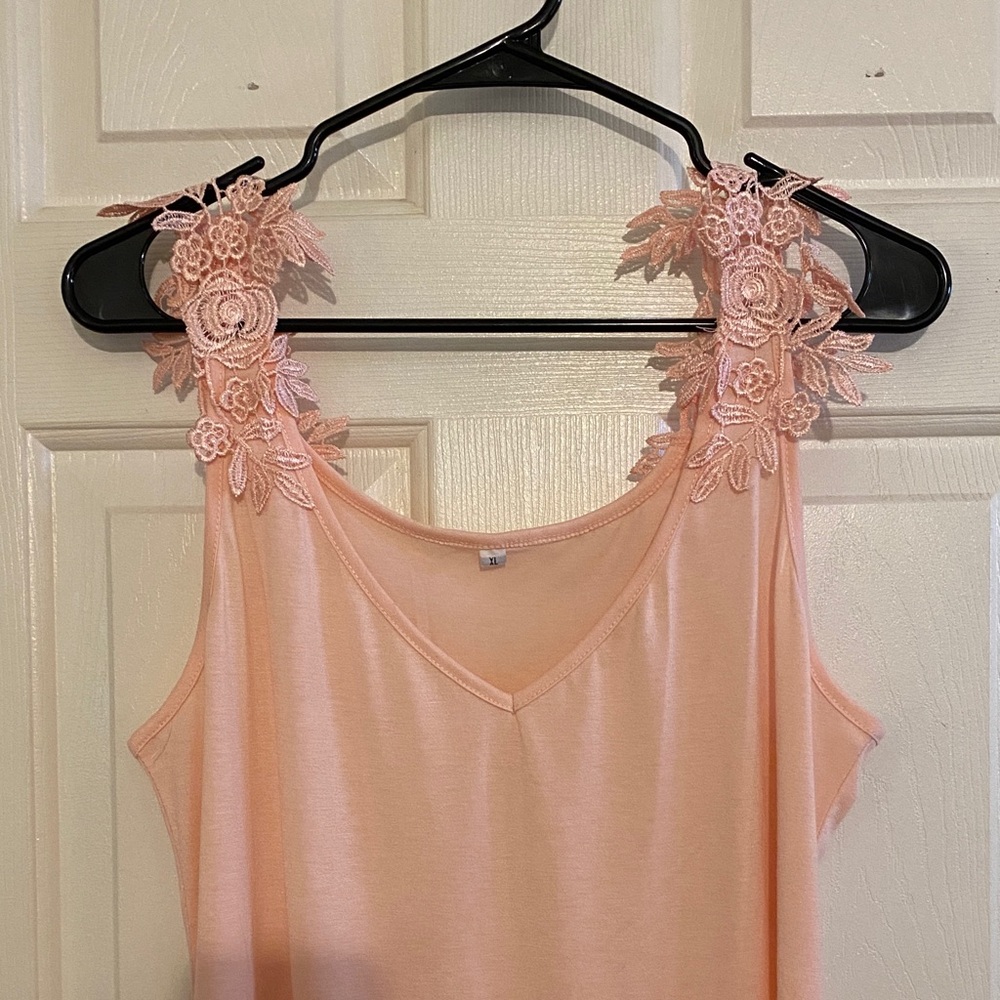 Women's Peach Floral Lace Strap Camisole - Picture 2 of 4